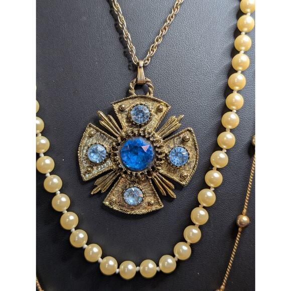 Layered Blue Rhinestone Faux Pearl Beaded Gold Tone Chain Lot of Three Necklaces - Picture 3 of 7